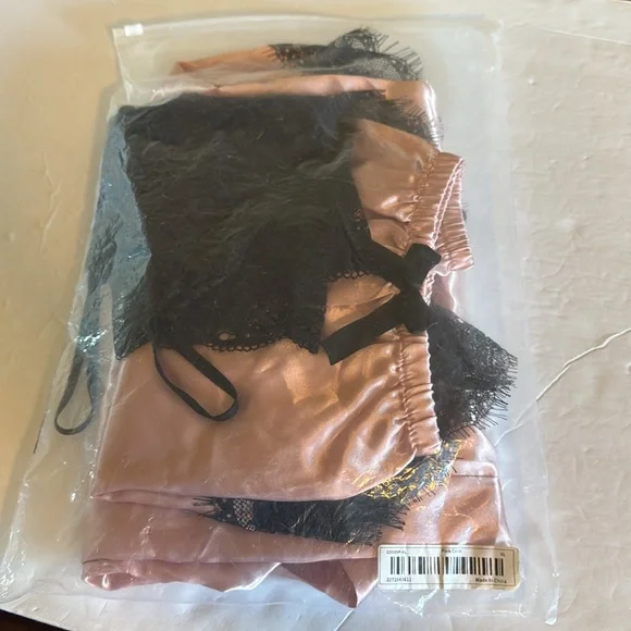 Sexy Women’s 4 Piece Pink/Black Lace Lingerie Set  - Robe, Shorts,Tank&underwear - Picture 12 of 13